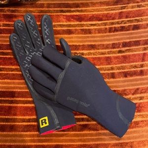 Women’s Patagonia wetsuit gloves size XS